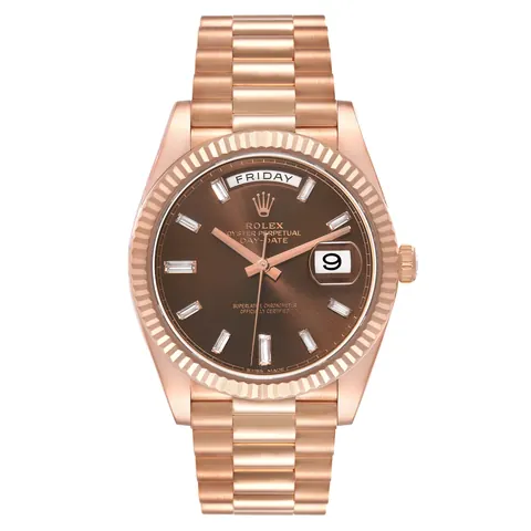 Rolex Day-Date 40 228235 in Everose gold on the President bracelet with day window